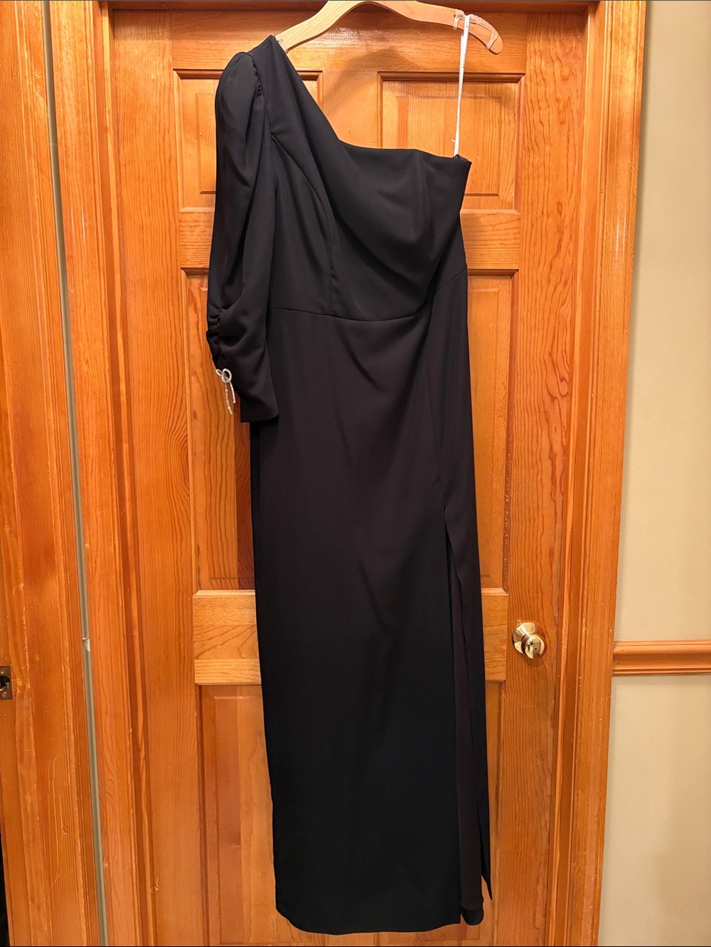 Bella’s bridesmaids One-Shoulder Black Evening Dress size 14 new without tag